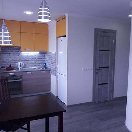 Apartmens Near Metalist Lägenhet Charkiv Exteriör bild
