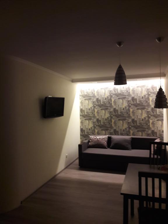 Apartmens Near Metalist Lägenhet Charkiv Exteriör bild